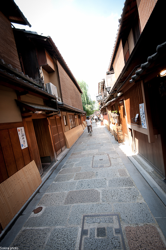 Tokyo - Yokohama - Kyoto - Osaka - Kobe - Hiroshima - Miyajima - Fukuoka - Nagasaki ...